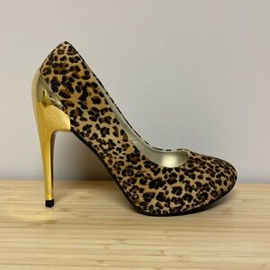 Charles Albert Leopard Print Pumps